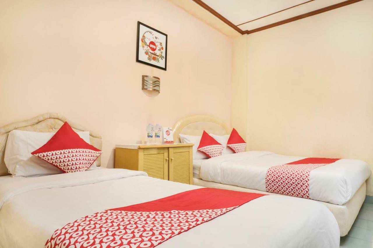 Oyo 585 Hotel Perwita Sari Yogyakarta Exterior photo