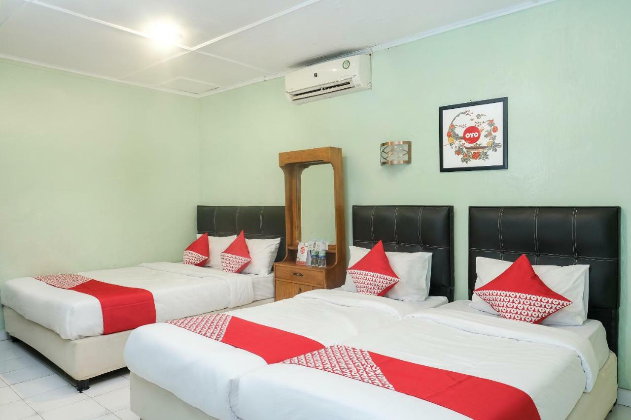 Oyo 585 Hotel Perwita Sari Yogyakarta Exterior photo