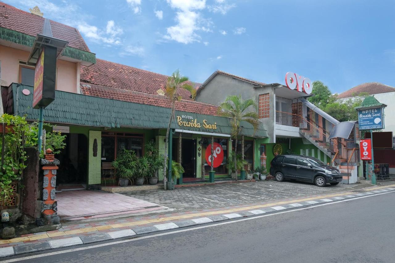 Oyo 585 Hotel Perwita Sari Yogyakarta Exterior photo